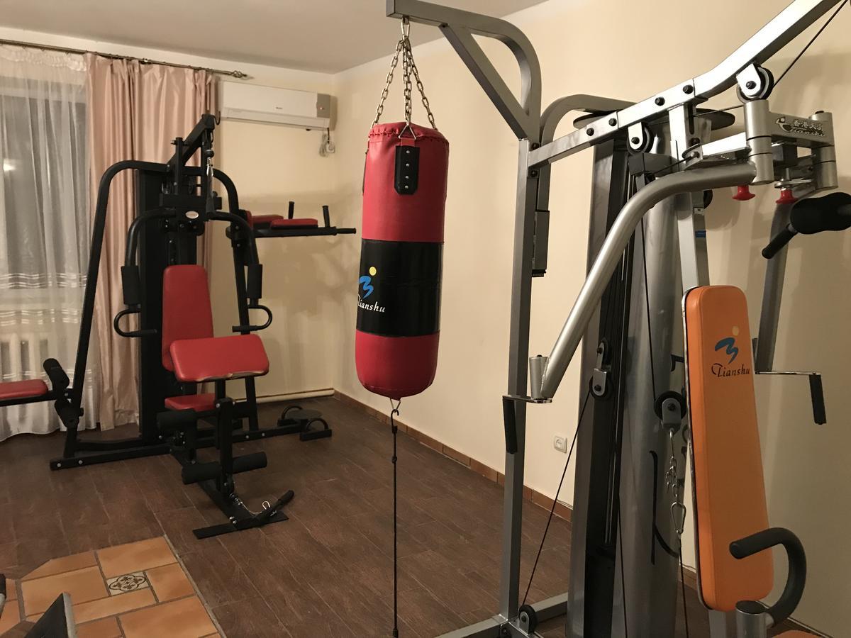 Saltanat Hotel Taldikorgan Kültér fotó