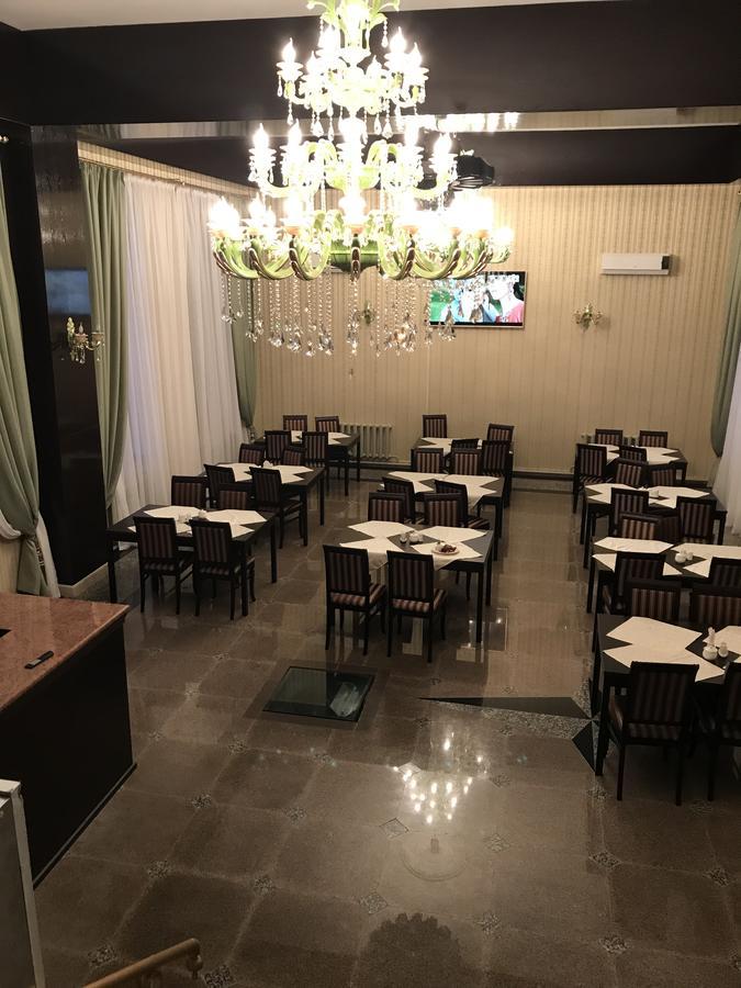Saltanat Hotel Taldikorgan Kültér fotó
