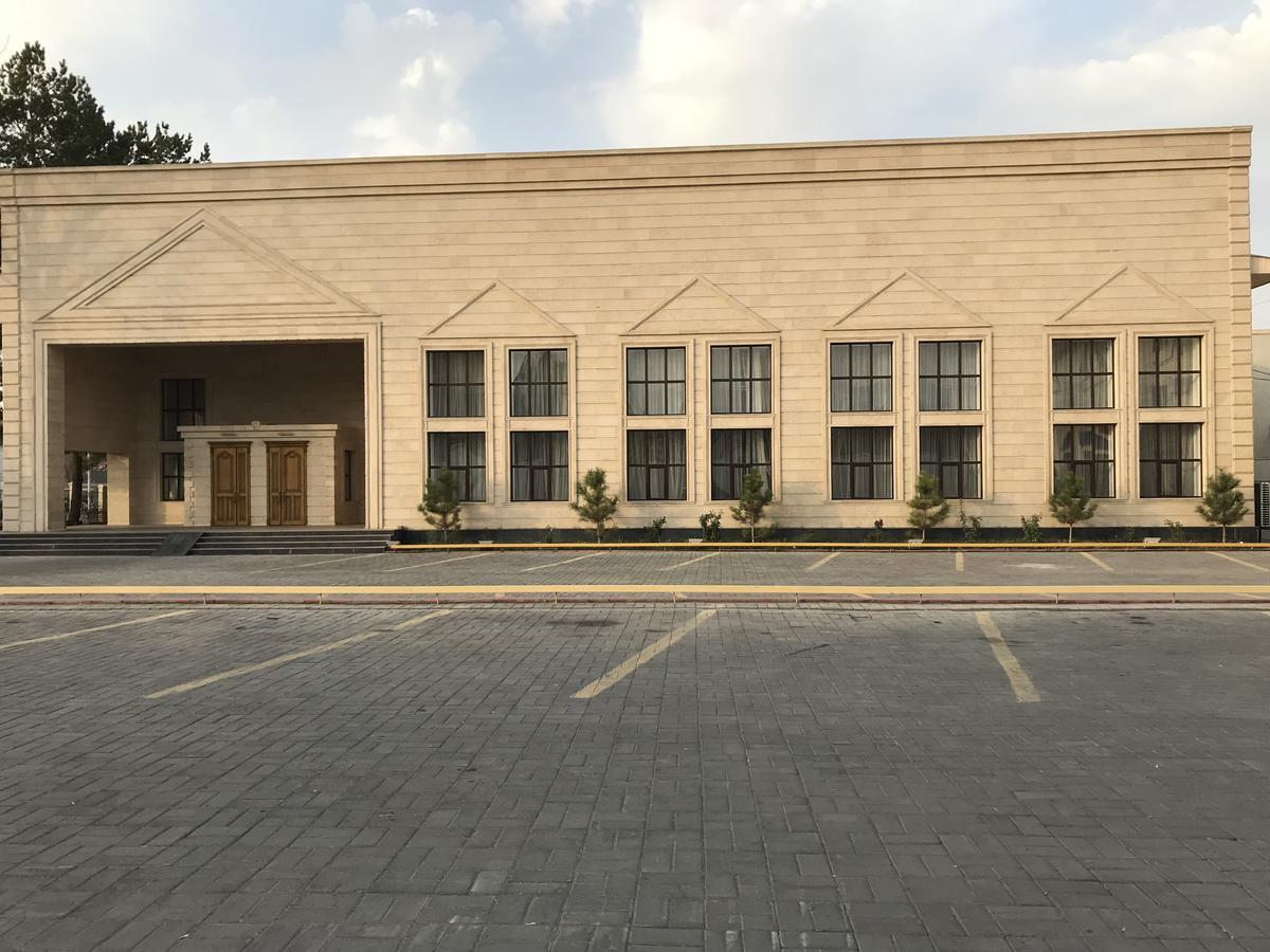 Saltanat Hotel Taldikorgan Kültér fotó